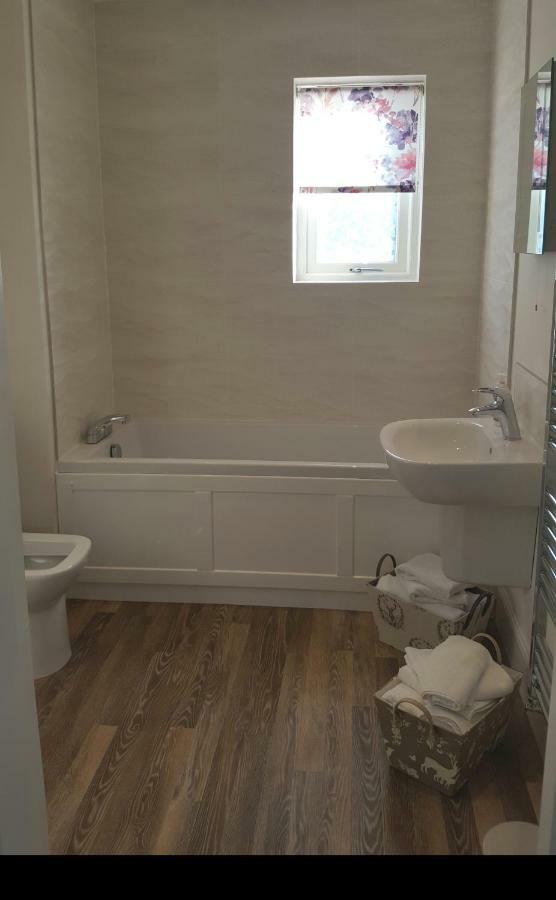 Olavat Cottage Detached Property With Parking Inverness Eksteriør bilde
